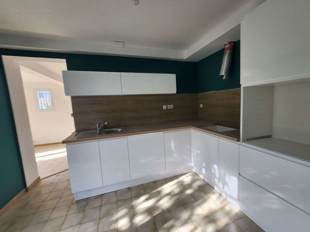 Maison à MORIERES-LES-AVIGNON