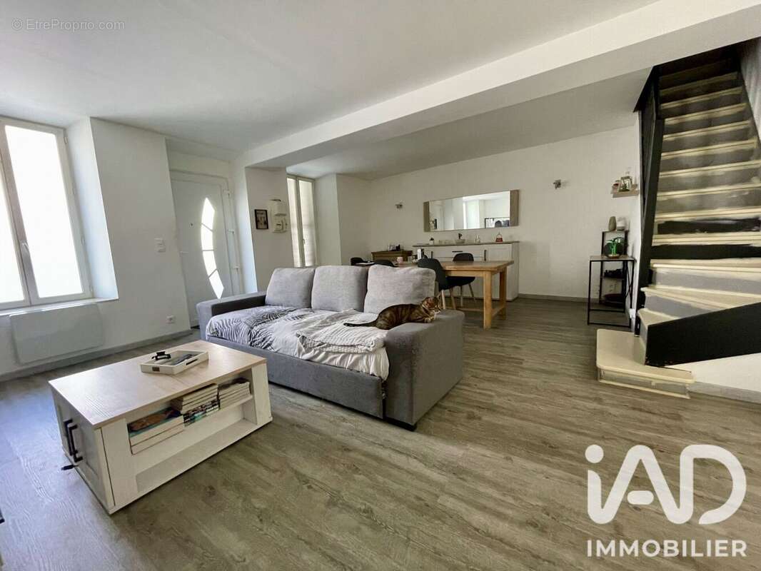 Maison 82 m² à Anglure  - photo 4