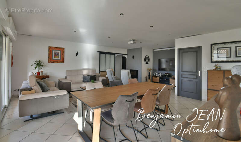 Maison à SAUVIAN