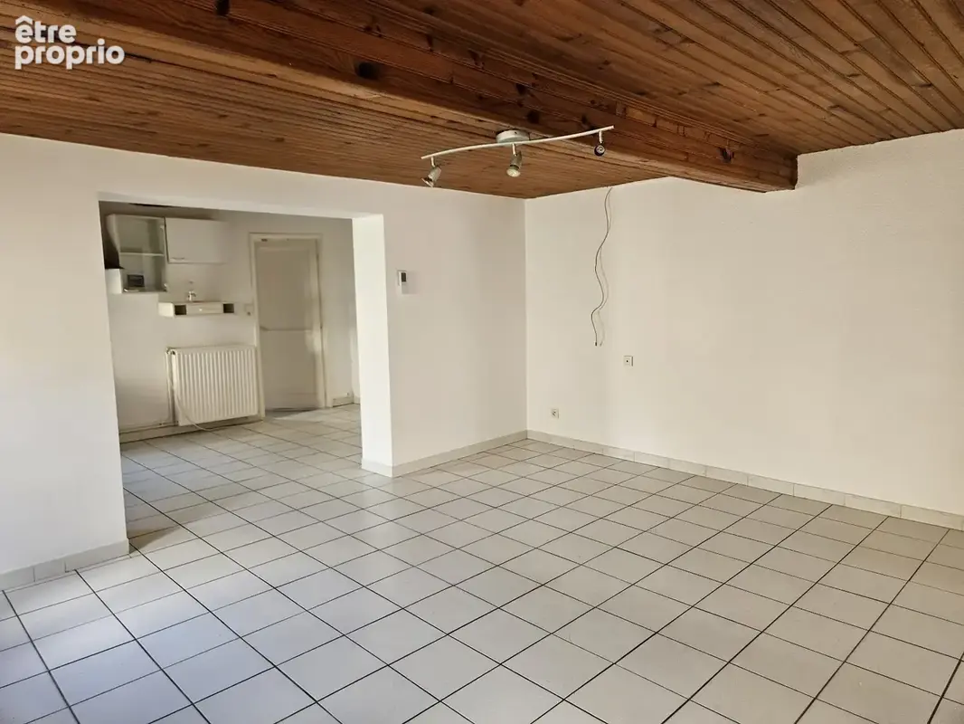 STE FOY DE PEYROLIERES IMMEUBLE de 2 logements loués. SH totale : 142 m2. Au centre avec tous commerces. - photo 7