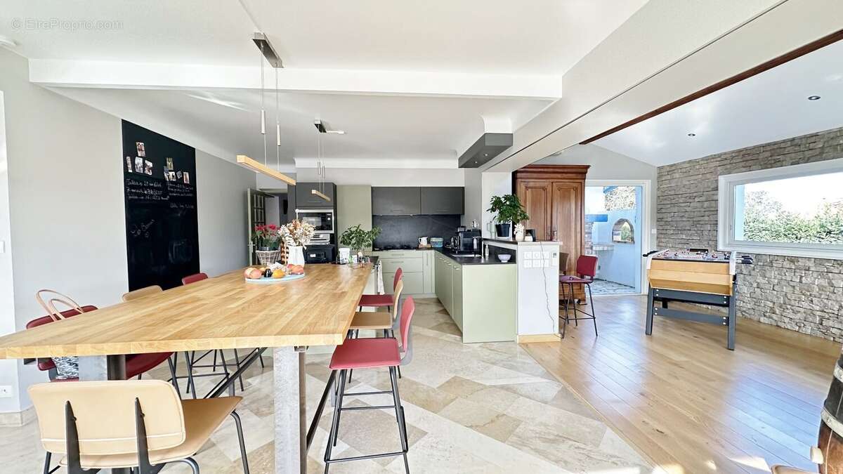 Maison landaise de type t6 de 177 m2 avec piscine - photo 5