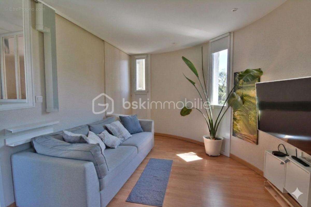 Appartement à SAINT-MARTIN-D'HERES