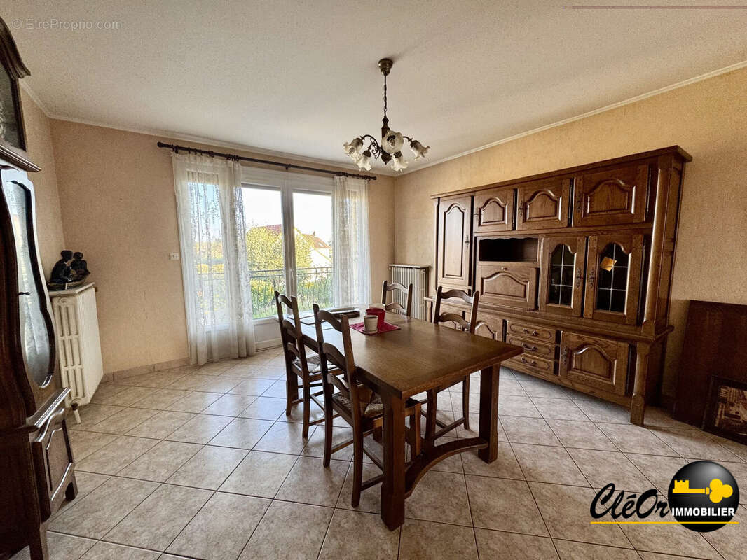 Séjour - Maison à SASSENAY