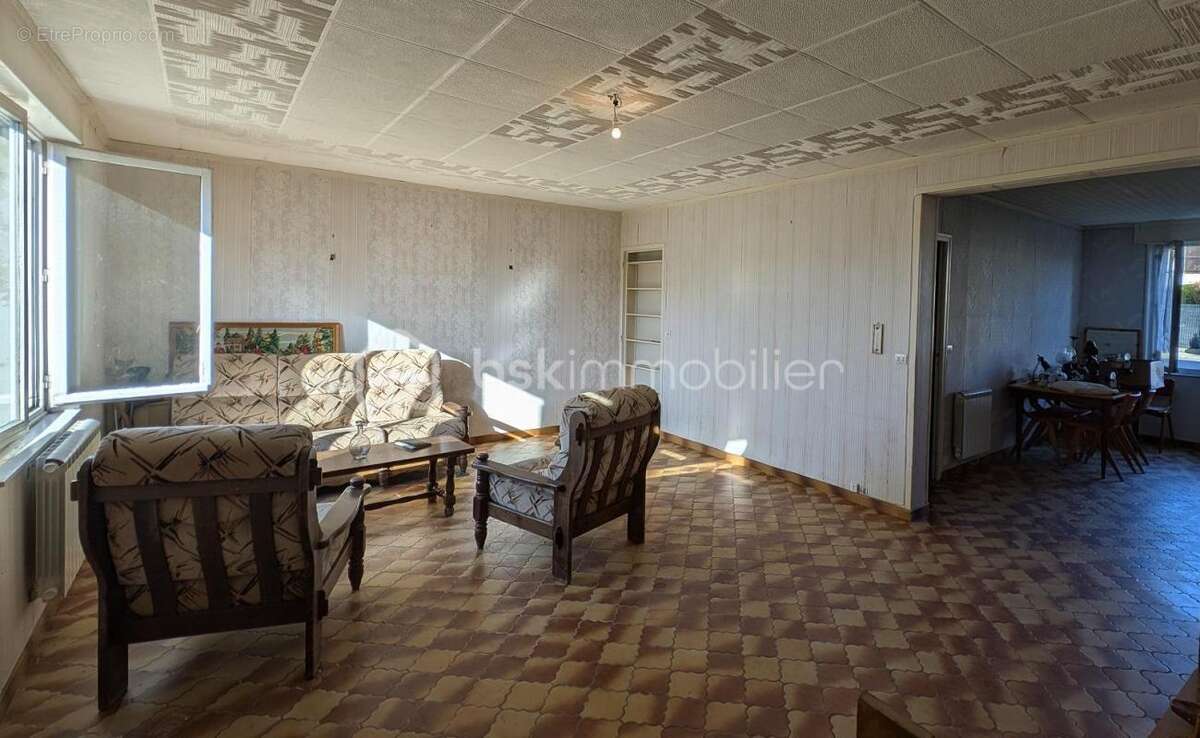 Maison à SAINT-GERMAIN-SOUS-DOUE