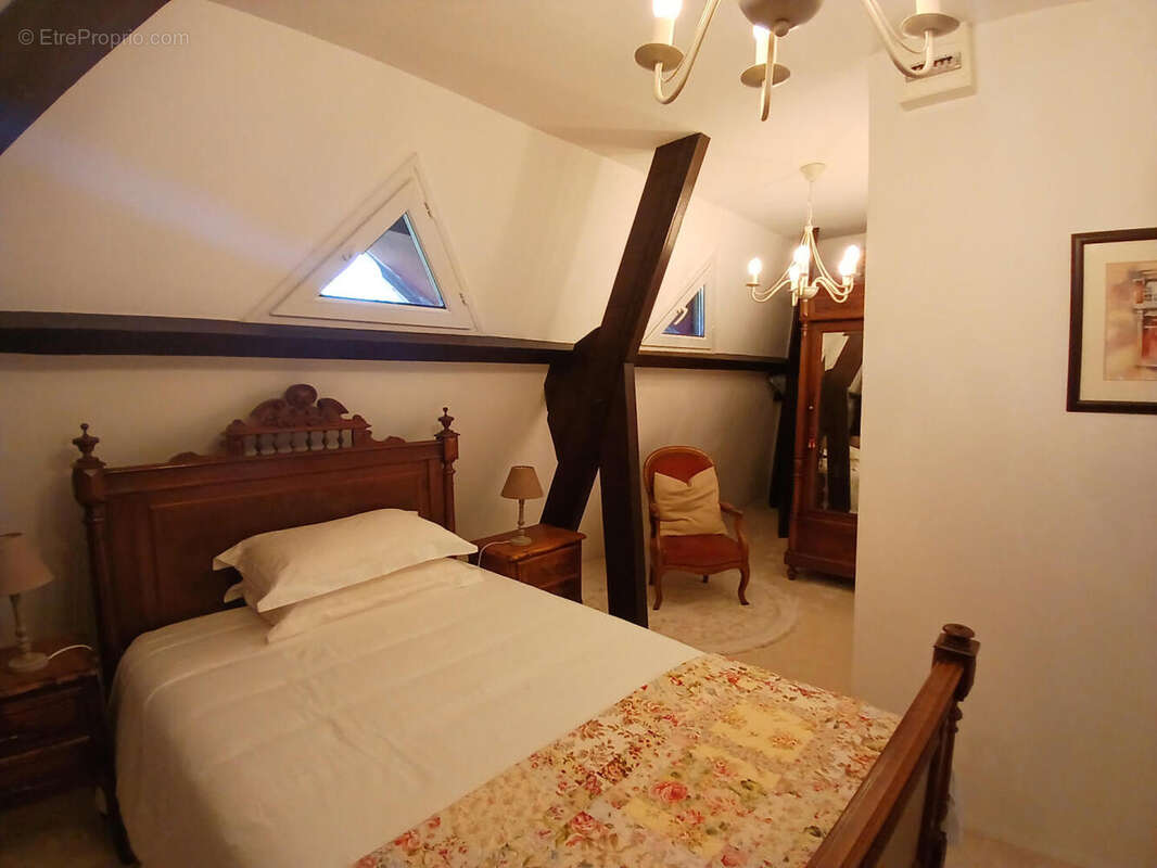 Magnifique Périgourdine de 4 chambres, offrant une vue imprenable sur la campagne. - photo 7