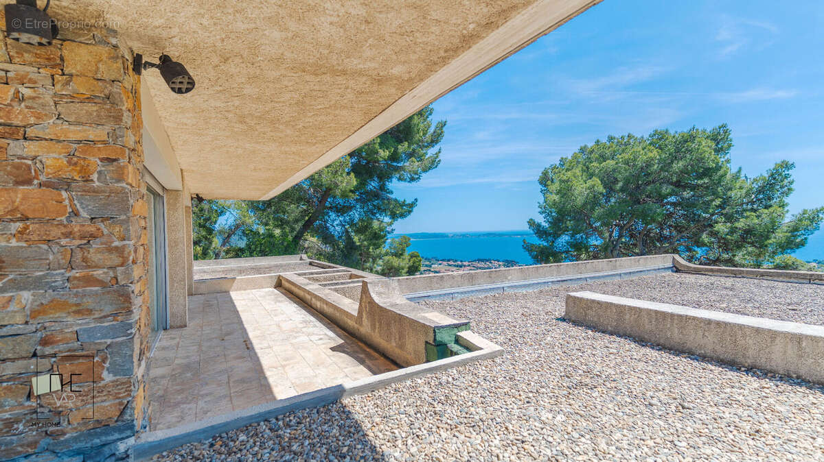 Maison à CARQUEIRANNE