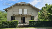 Maison à SAINT-ALBAN-DE-MONTBEL