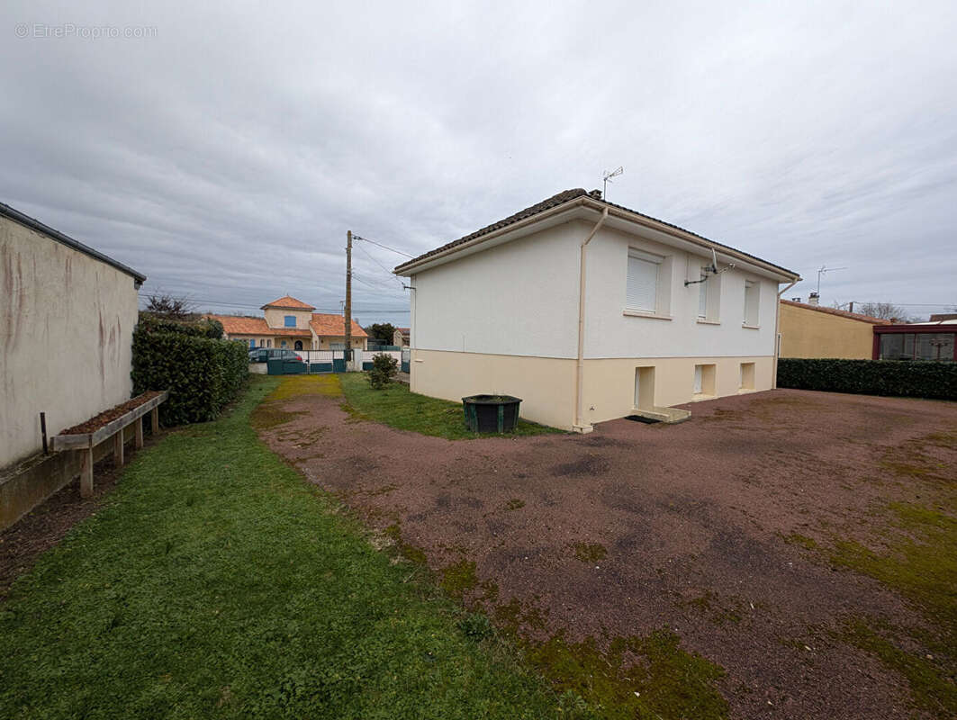 Maison à JAUNAY-CLAN