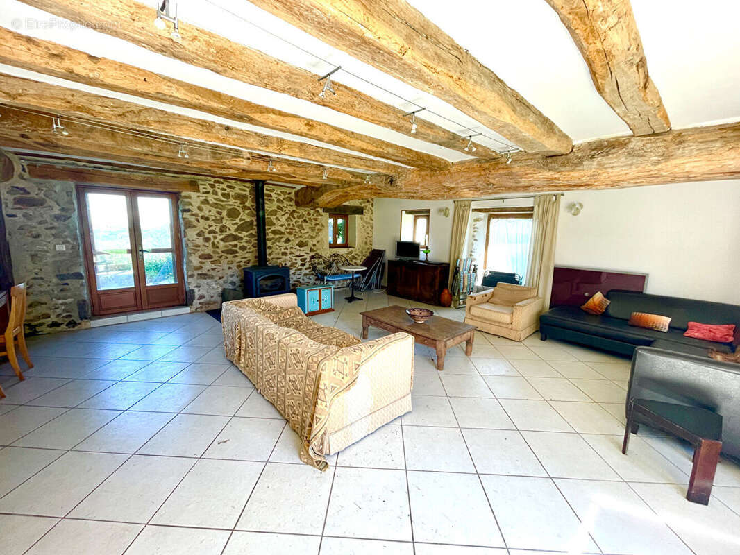 Maison à RIEUPEYROUX