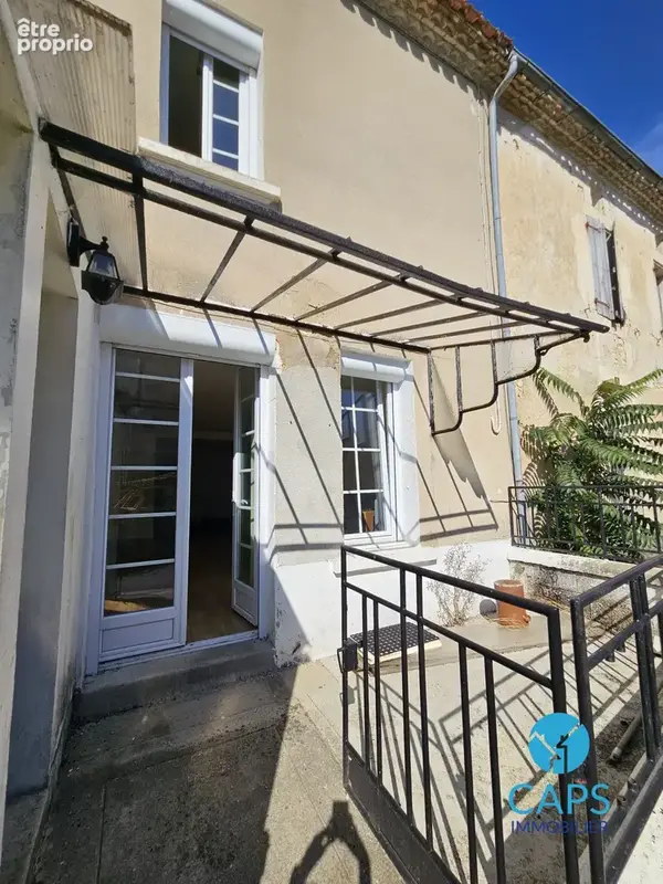 Maison 4 pièces 106 m² à vendre à Voulgezac (16250) - photo 1