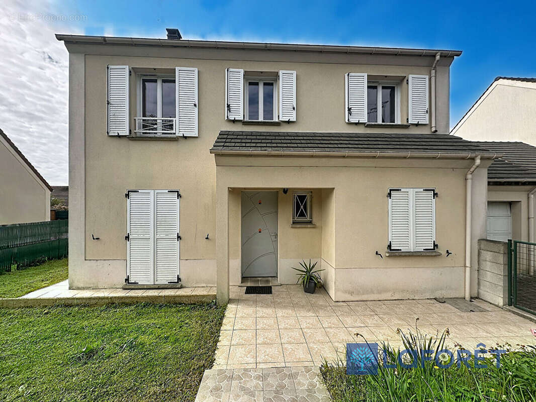 Maison à SAINT-GERMAIN-LES-ARPAJON