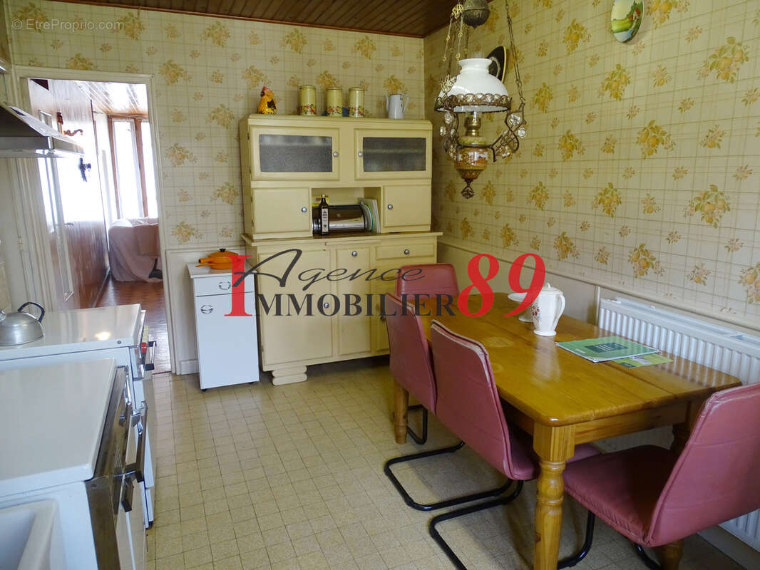 Maison à MONTIGNY-SUR-AUBE