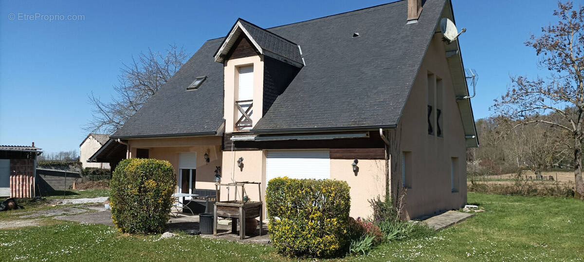 Maison à MONTAUT