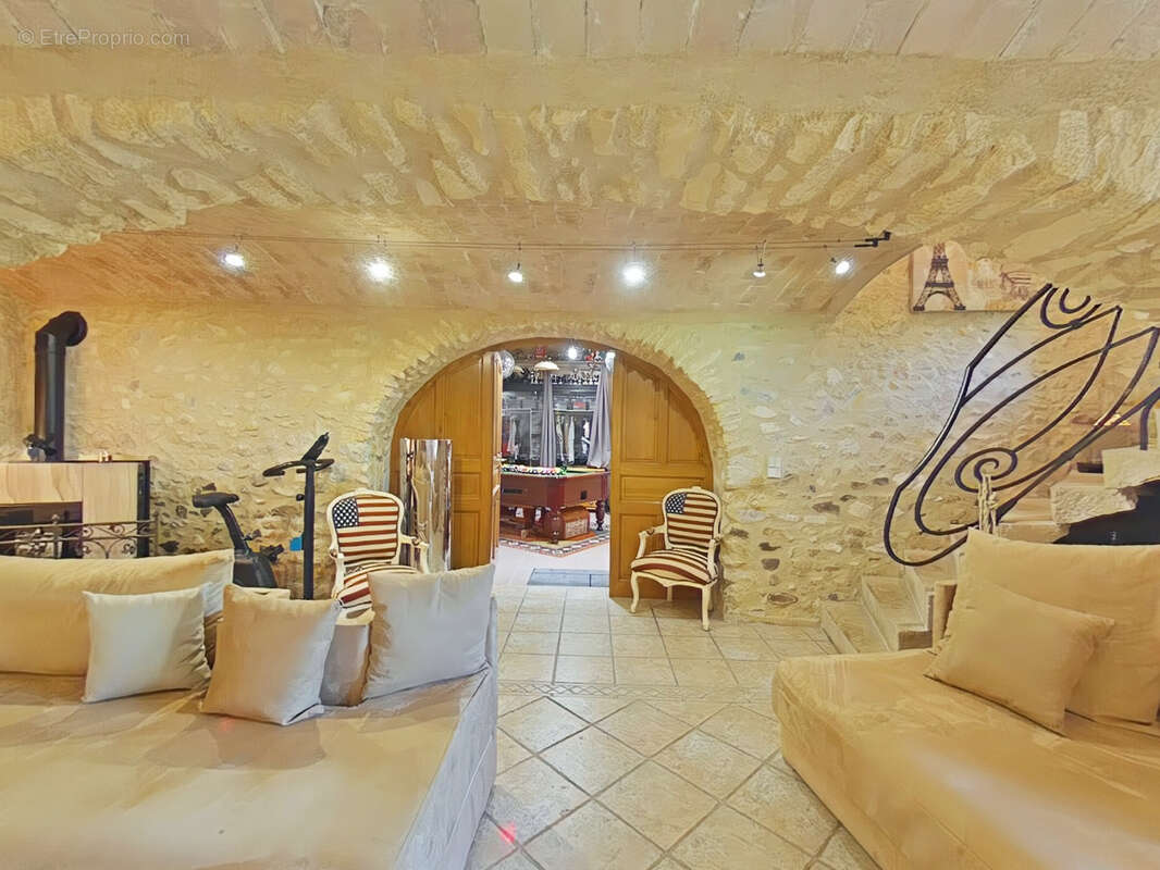 Maison à MIRMANDE