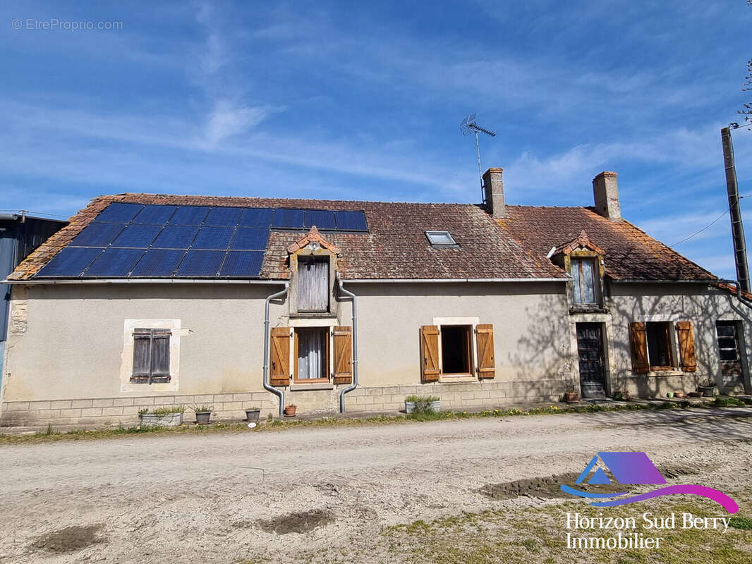 Façade avant - Maison à LA BERTHENOUX