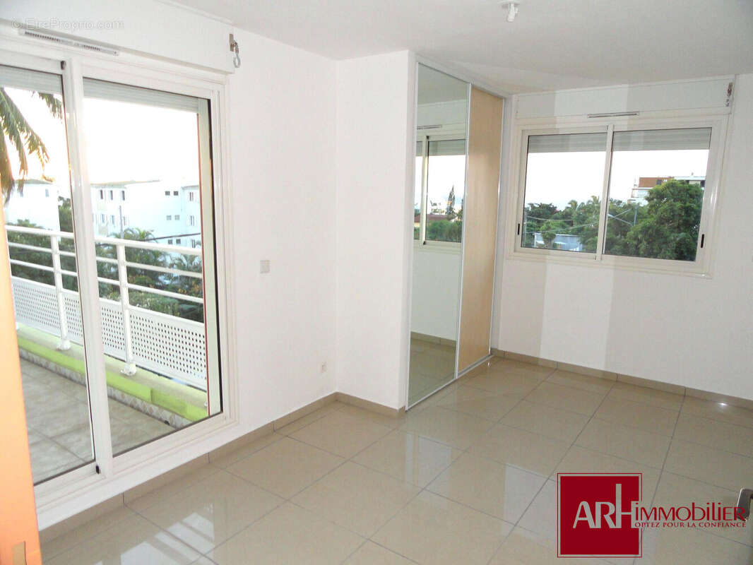 Appartement à SAINT-DENIS