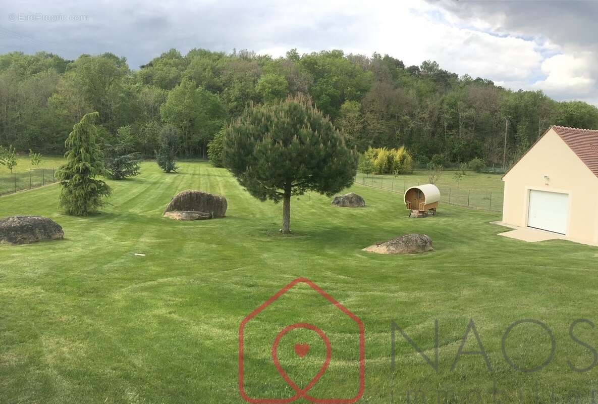 Maison à SAINT-PIERRE-LES-NEMOURS