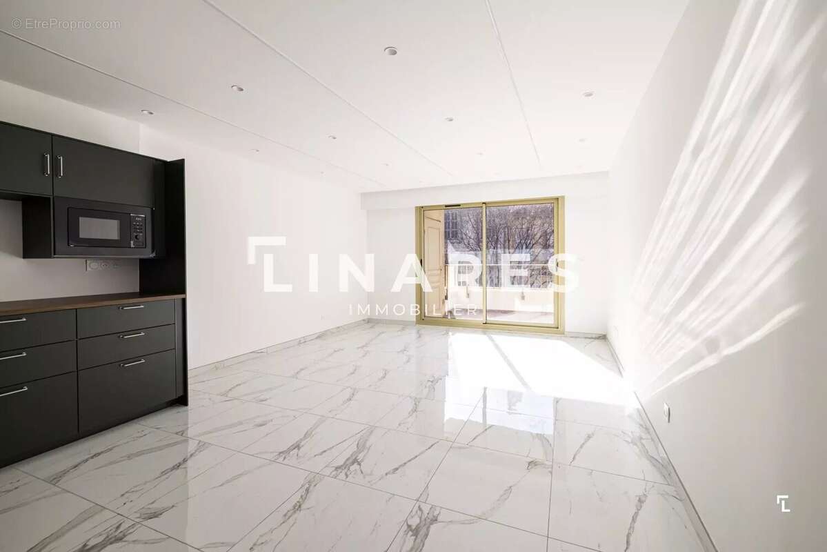 Appartement à MARSEILLE-4E