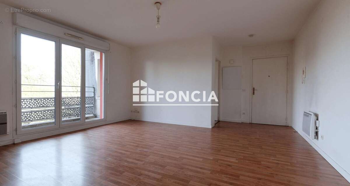 Appartement à CORBEIL-ESSONNES