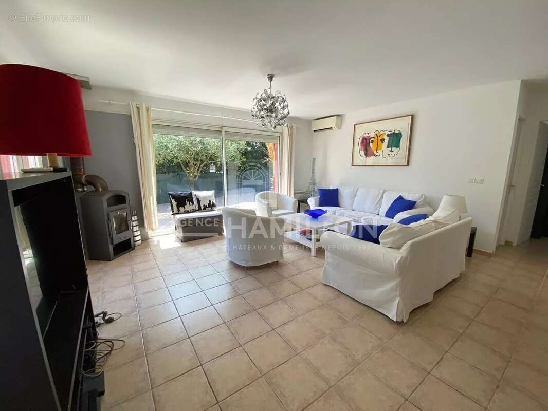 Maison à VALBONNE