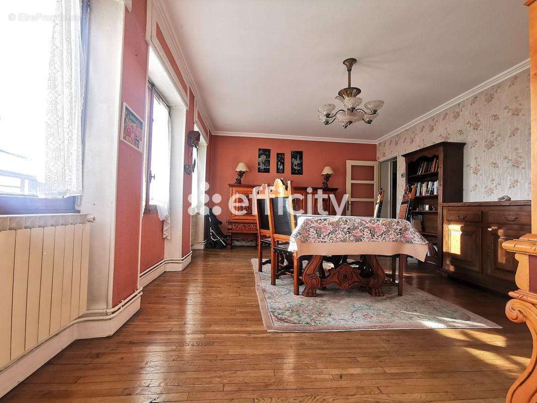 Appartement à BELLEGARDE-SUR-VALSERINE