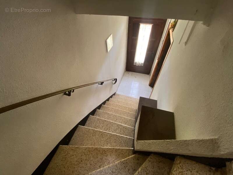 Dpt Pyrénées Orientales (66), à vendre proche VINCA maison en pierres 120 m² avec jardin et grange à rénover - photo 12