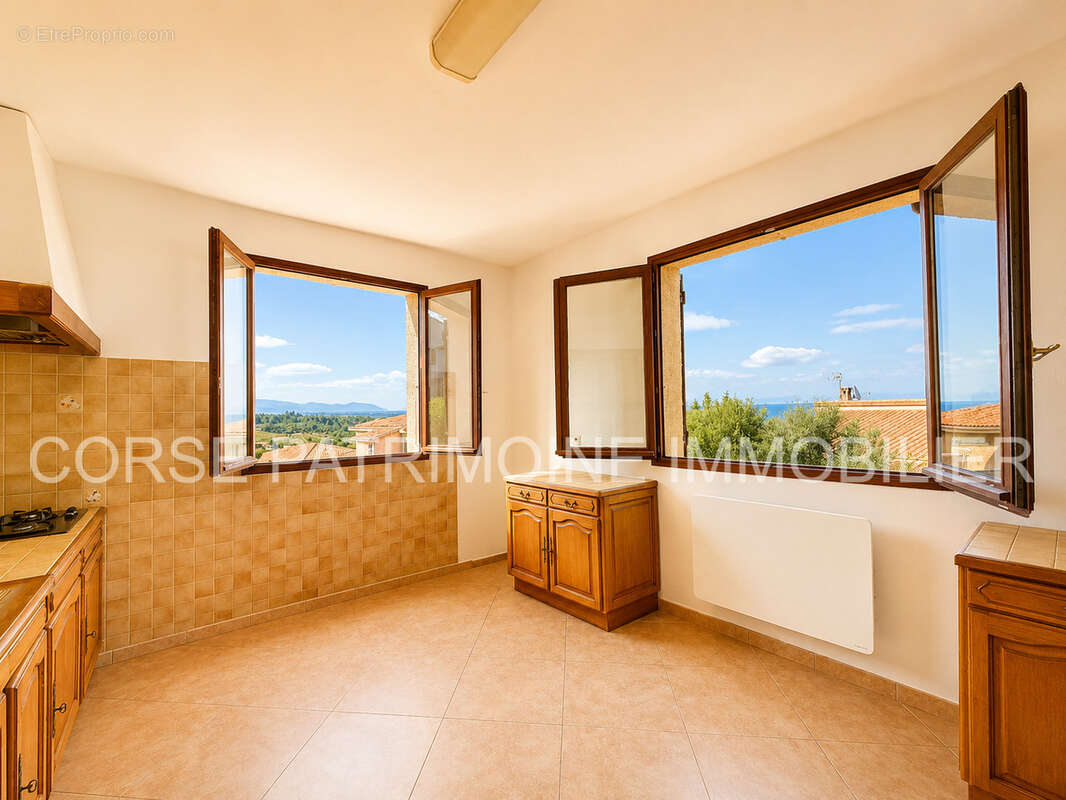 Villa aux multiples possibilités au coeur de Solenzara - photo 14