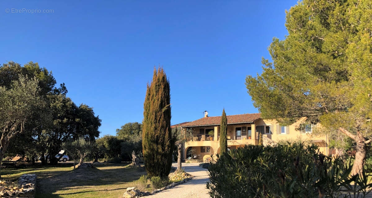 Maison à L'ISLE-SUR-LA-SORGUE