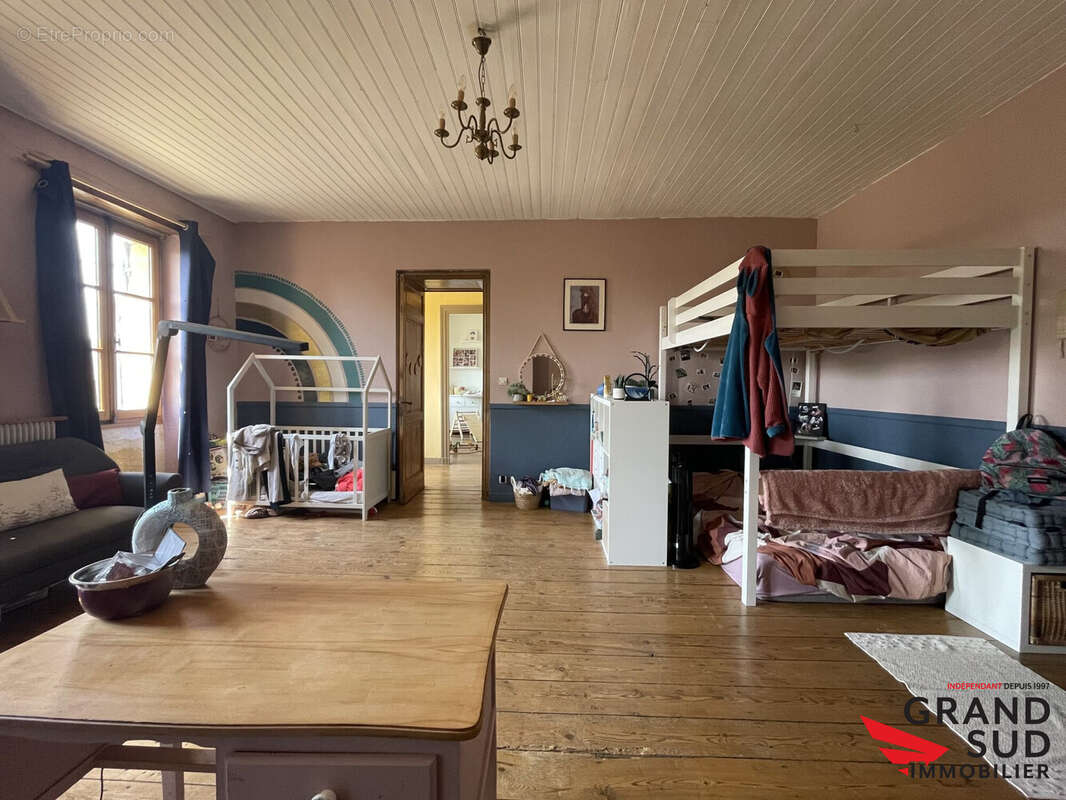 Maison 244 m² à Saint-Selve  - photo 9