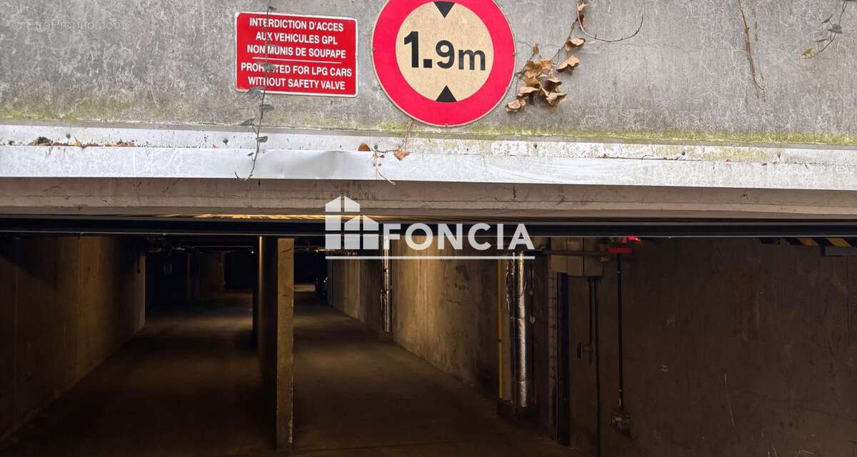 Parking à PARIS-19E