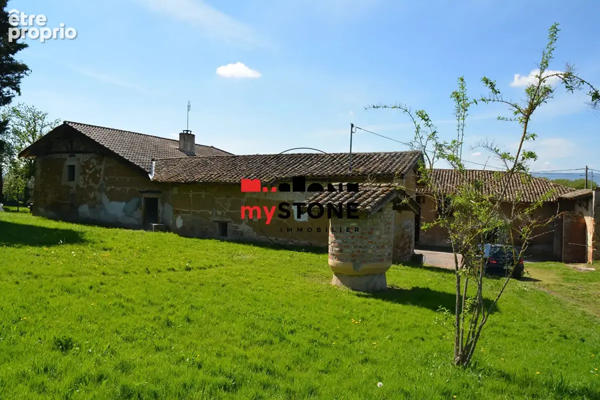 GENOUILLEUX - corps de ferme à rénover 450m² (dont dépendances) sur 3000m² de terrain - photo 9