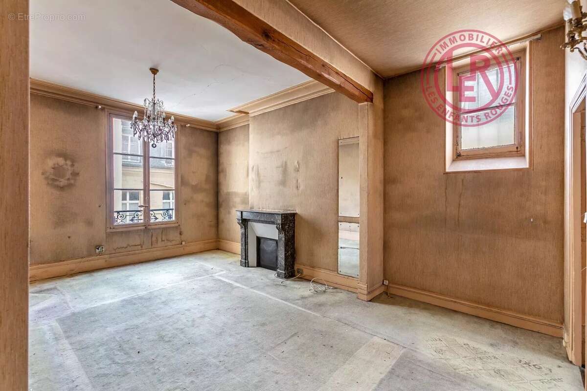 Appartement à PARIS-4E