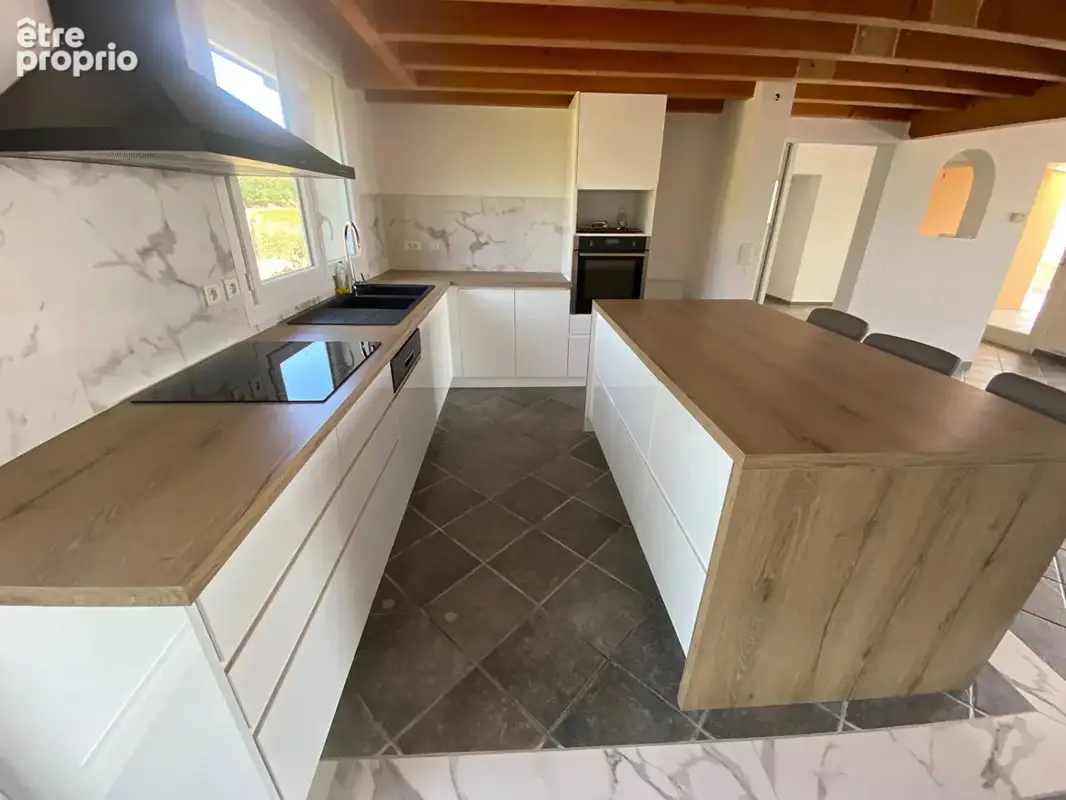Villa de PLAIN PIED avec une VUE INCROYABLE et CAVE surprenante ! - photo 14