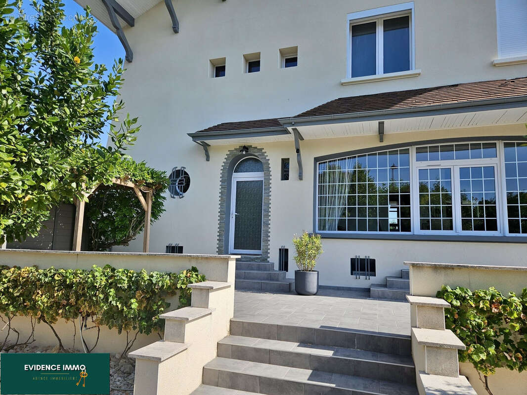 Maison à VEYRINS-THUELLIN