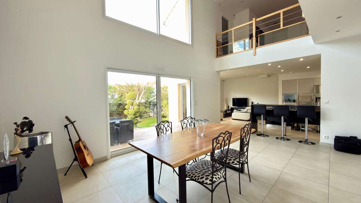 Maison à NEUILLY-SUR-MARNE