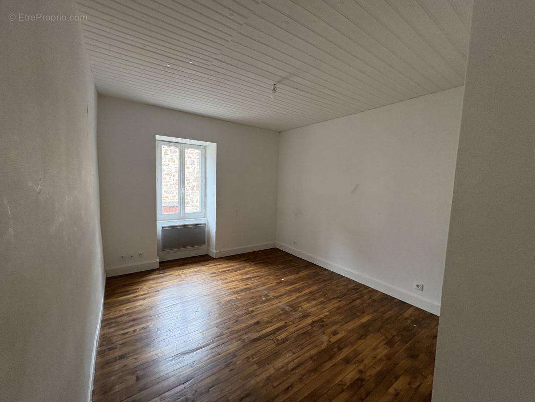 Maison à SAINT-AULAIRE