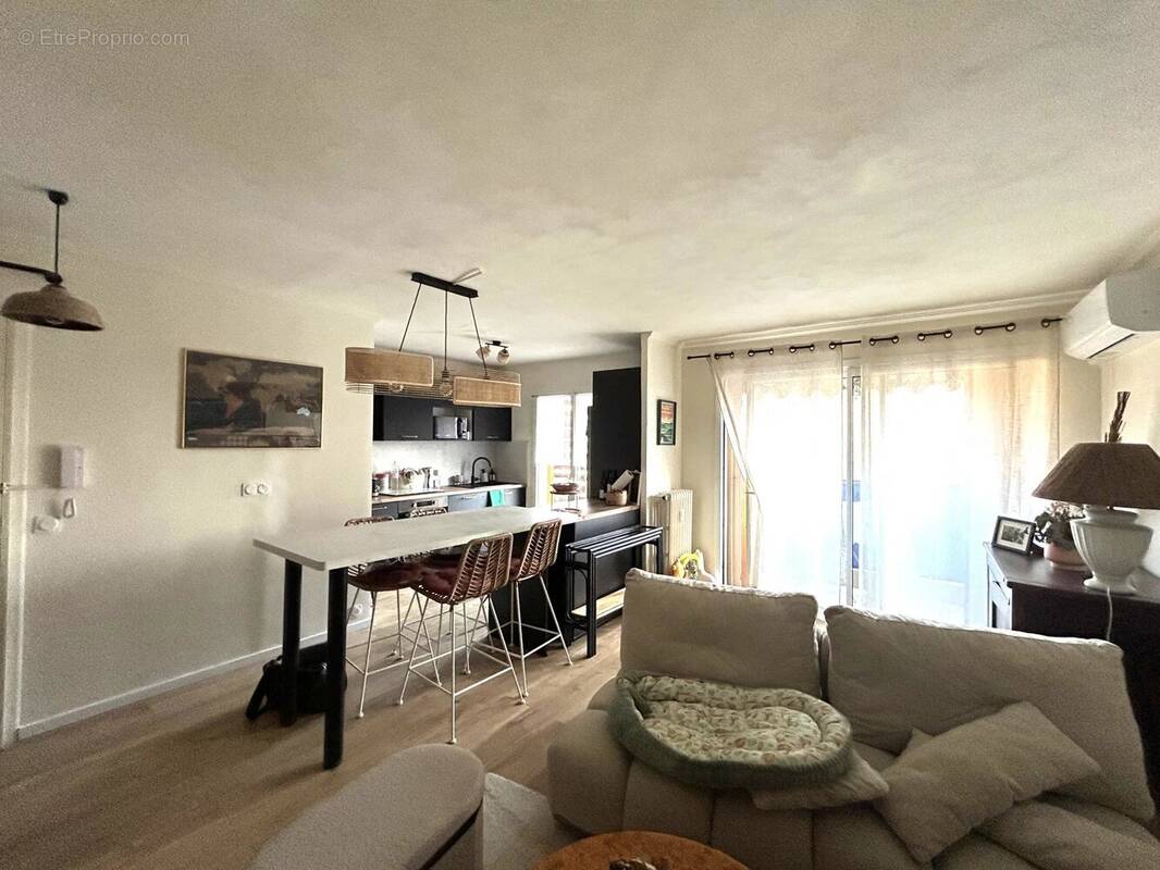 Appartement à VALLAURIS