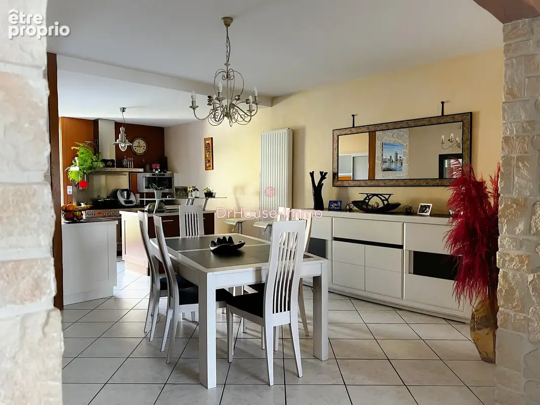 Maison 9 pièces 194 m² à vendre à Lucon (85400) - photo 2