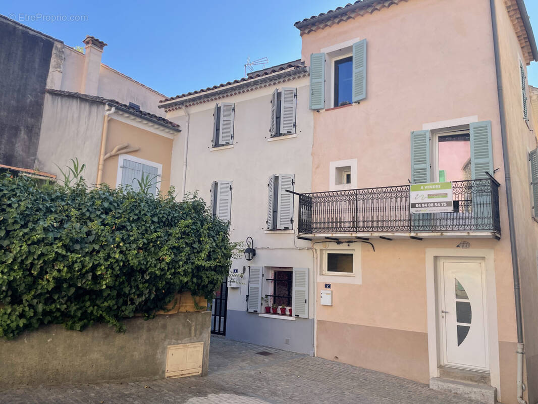 Maison à COLLOBRIERES