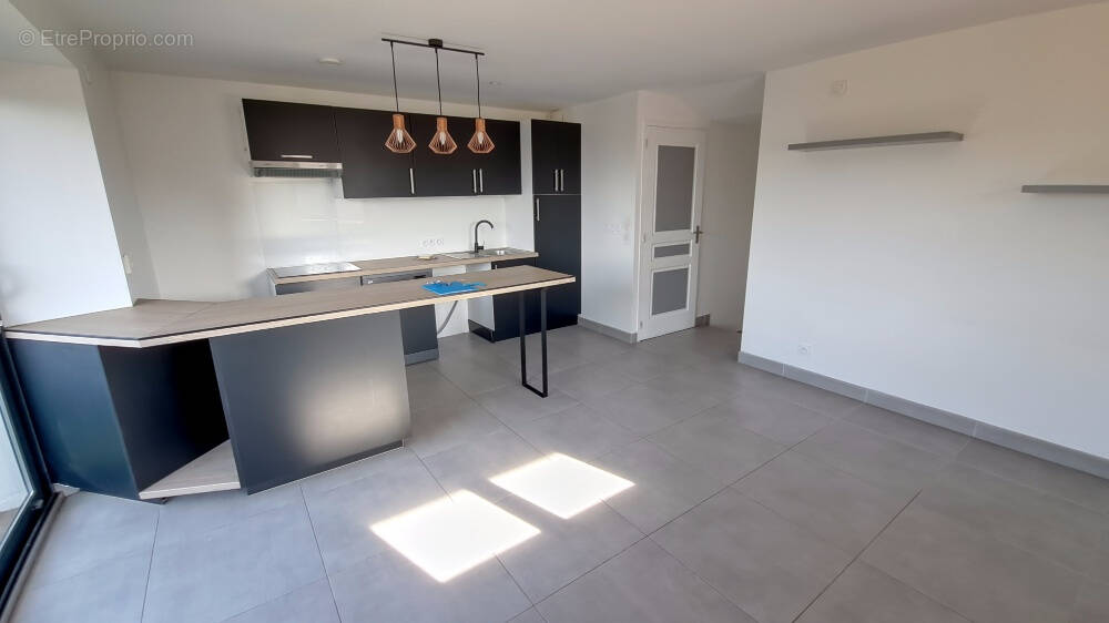 Appartement à CONTAMINE-SUR-ARVE