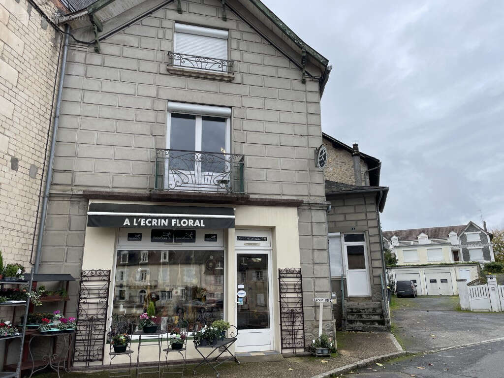 Maison à ARNAC-POMPADOUR