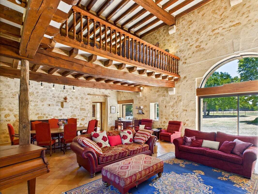 Propriété d’exception du Moyen Âge en bord de rivière – Maison d’amis, piscine à débordement et dépendance – Proche Bergerac - photo 4
