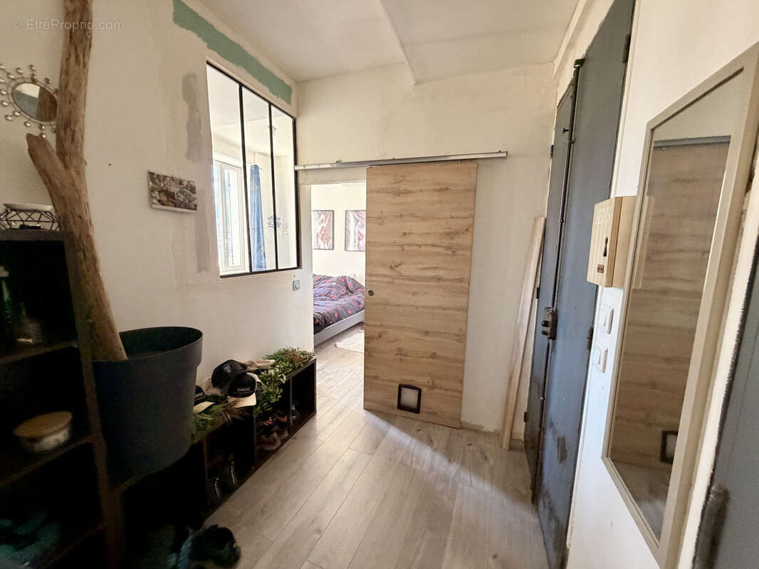 Appartement à MARSEILLE-4E