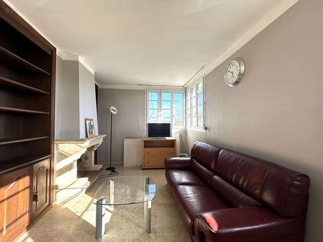 Appartement 4 pièce(s) 68 m² - secteur etion - photo 3