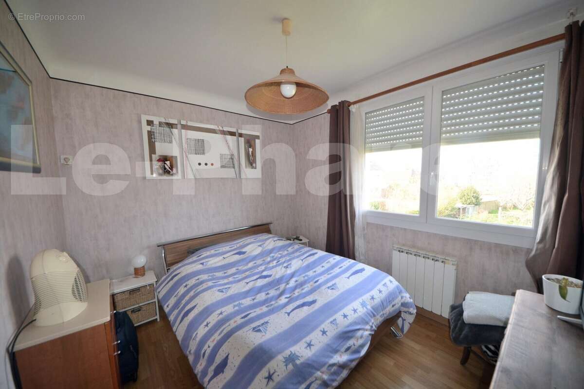 chambre - Maison à TOURLAVILLE