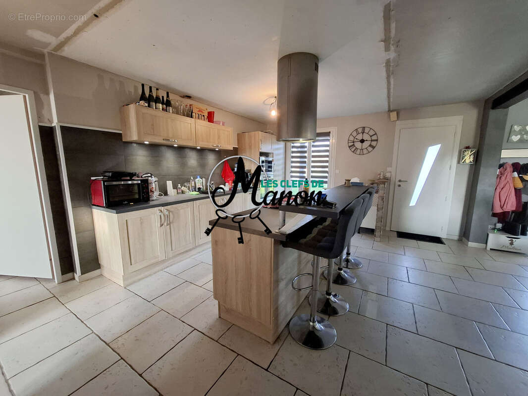 Maison à SAINT-LEGER-LA-MONTAGNE