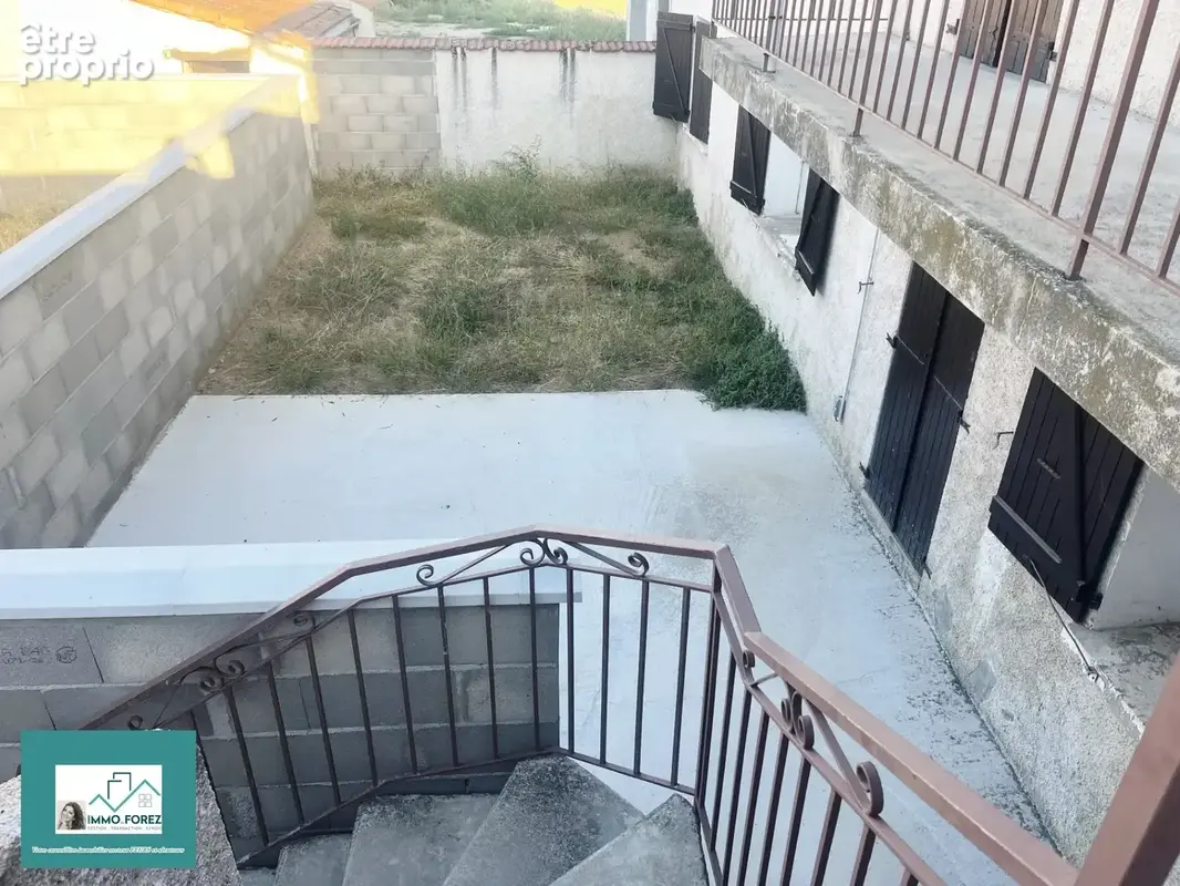 Appartement à VEAUCHE