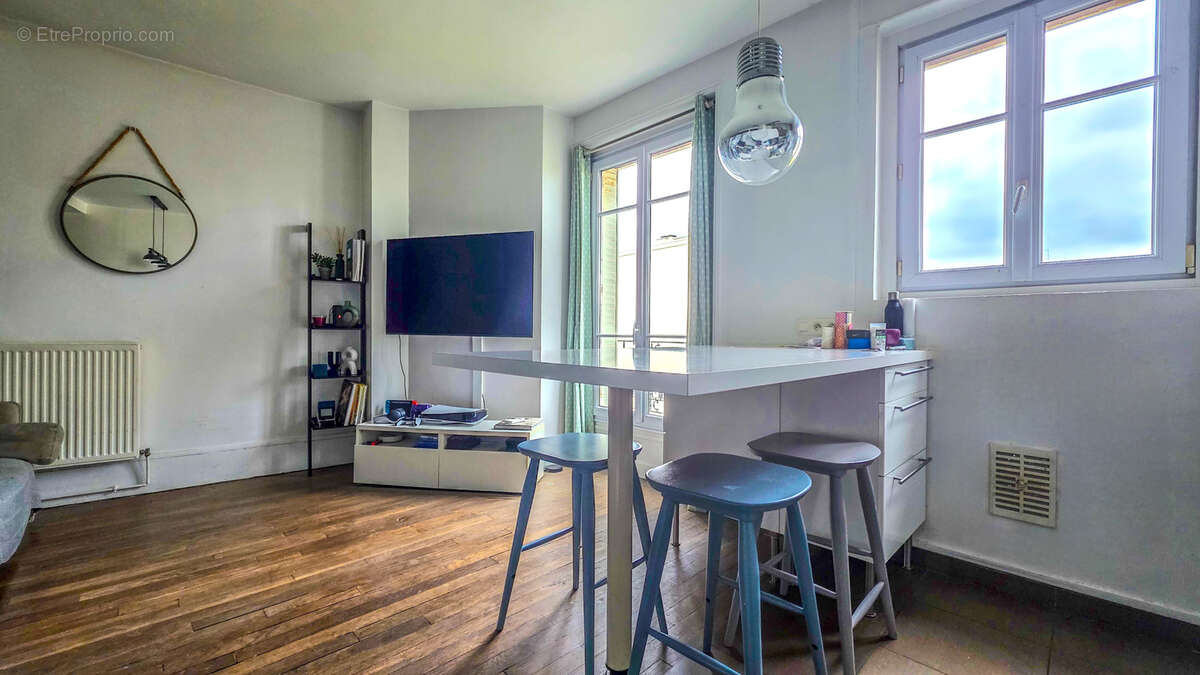 Appartement à LA GARENNE-COLOMBES
