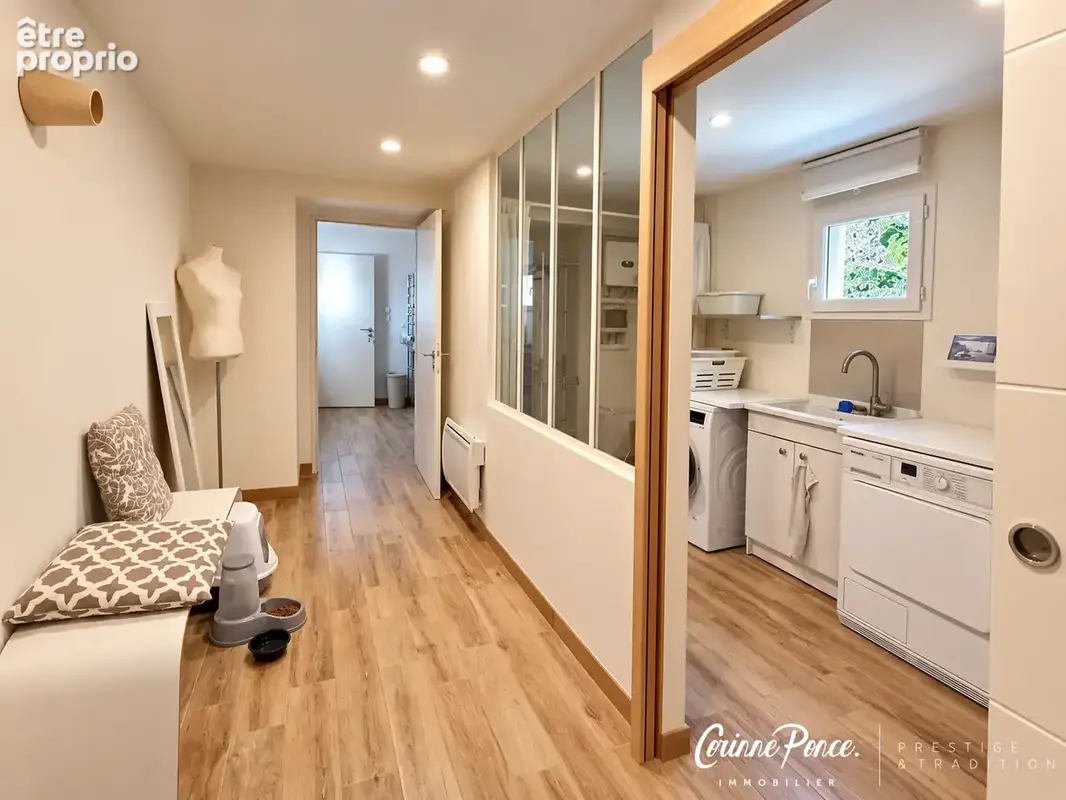 Villa rénovée contemporaine avec piscine, dépendance et atelier - photo 11