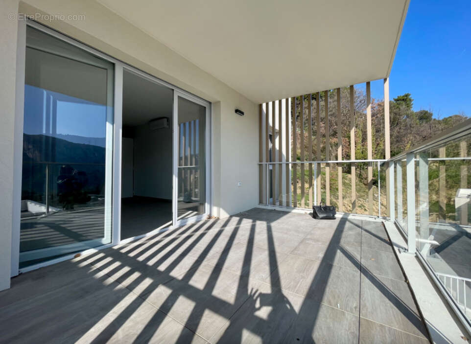 Appartement à GILETTE